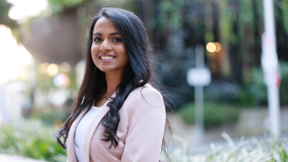 Headshot of Paridhi Jain who runs online education on investing