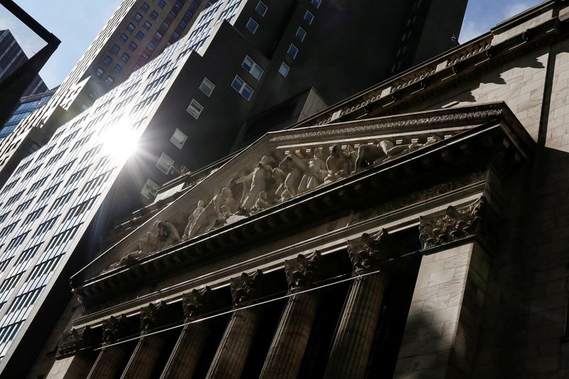 U.S. stocks mixed at close of trade; Dow Jones Industrial Average up 0.04%