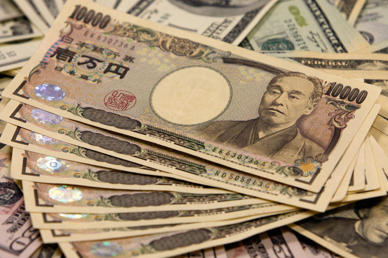 Japanese yen tumbles after BOJ talks dovish, expect more weakness