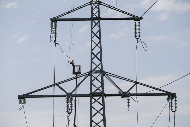 Susquehanna lowers Ballard Power stock PT on inventory charge impact