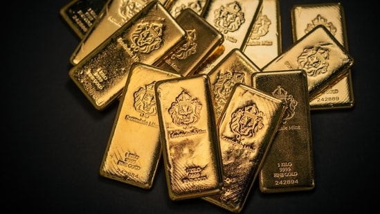 Spot gold prices declined by 0.48% to <span class=