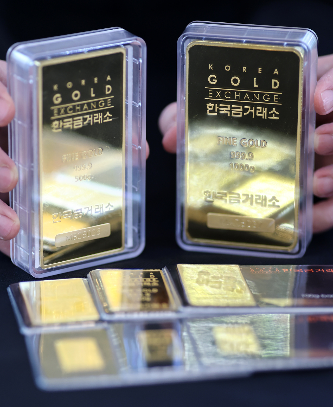 Gold bars sold by the Korea Minting and Security Printing Corp. (Yonhap)