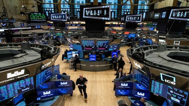 US Stock Market Live: Dow, S&P, Nasdaq futures dip into the red US Stock Market Live: Dow, S&P, Nasdaq futures dip into the red