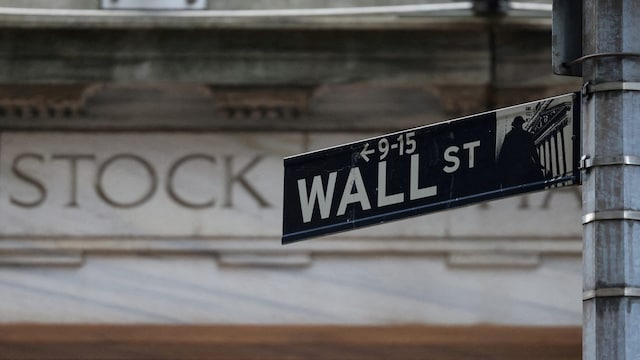US Stock Market LIVE Updates: Dow futures down 260 points; European stocks decline first time this week