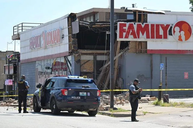 Tammy Ljungblad/The Kansas City Star/Tribune News Service via Getty Police and the Kansas City Fire Department were at the scene of a Family Dollar store in the 3700 block of Broadway in Kansas City, Missouri, after a portion of it collapsed Sunday, July 27, 2025