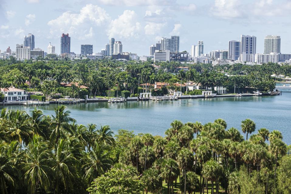 Miami Beach, Florida, Biscayne Bay, Miami downtown city skyline