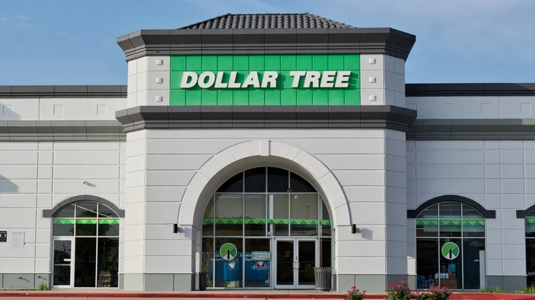 Dollar Tree exterior