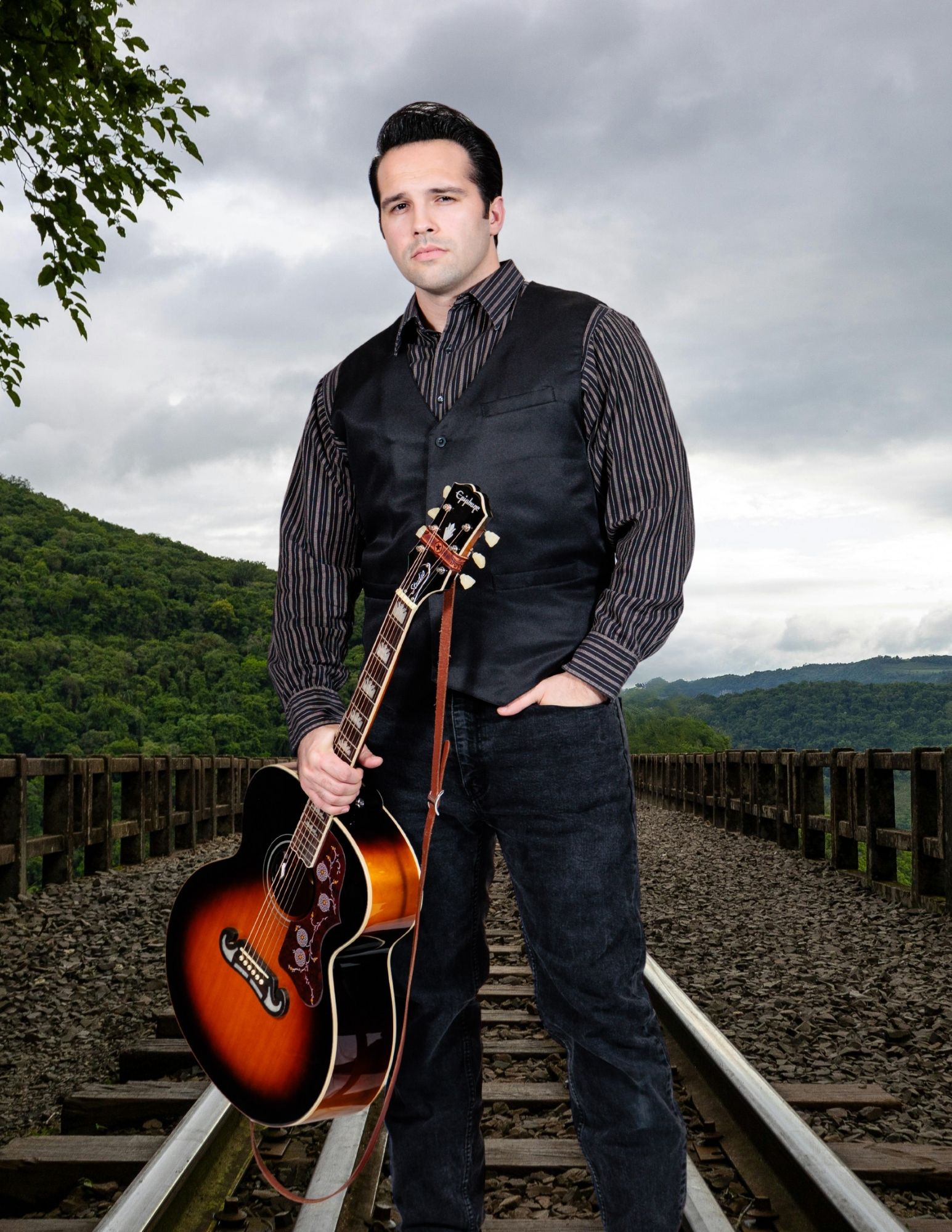 Nathan Roberts stars as Johnny Cash in Meadow Brook Theatre’s...