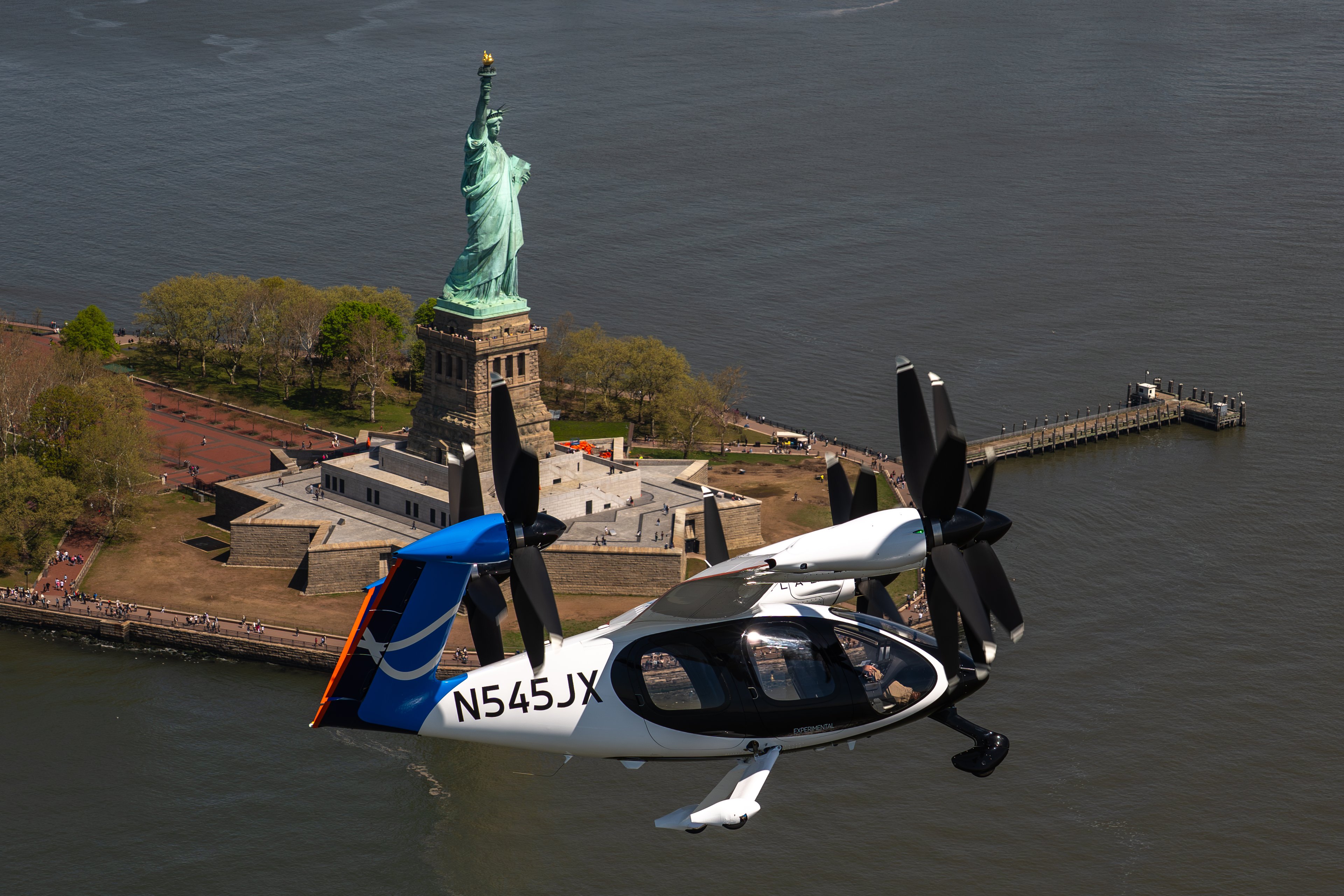 Joby flies an eVTOL around Manhattan. 